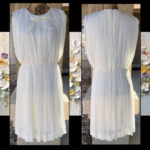 Modcloth The Pleat-est Things Sleeveless Mini Dress Size M - Picture 6 of 11